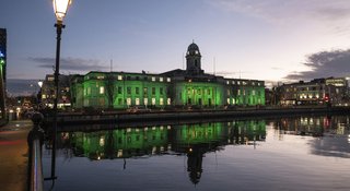 City Hall, Cork, turns green for Samaritans
